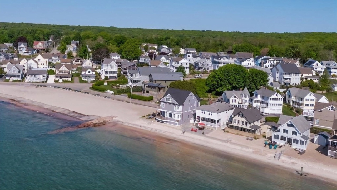 Photo of Others in Niantic