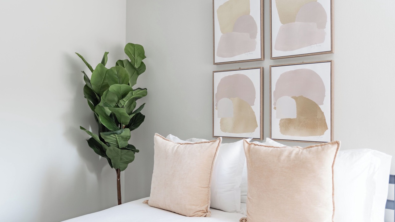 Photo of Bedroom in Rogers Park