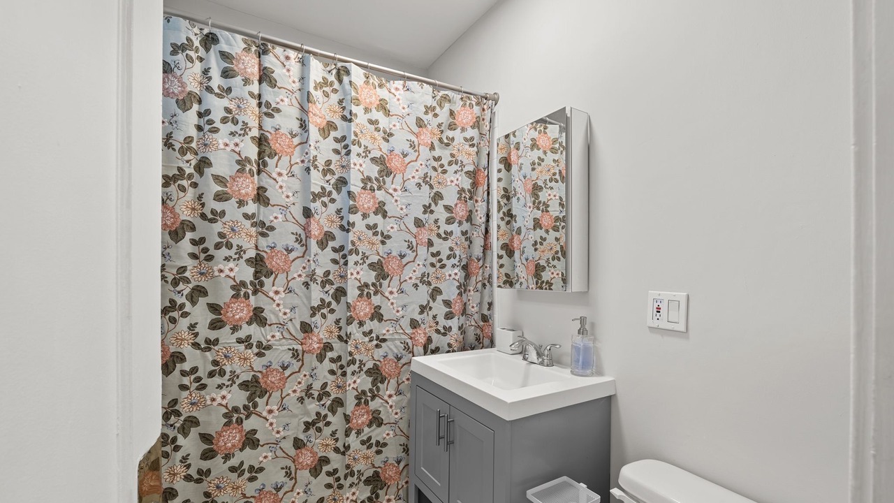 Photo of Bathroom in Ravenswood
