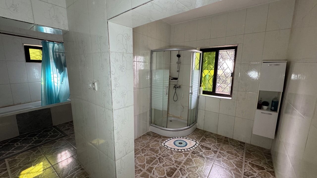Photo of Bathroom in Freetown