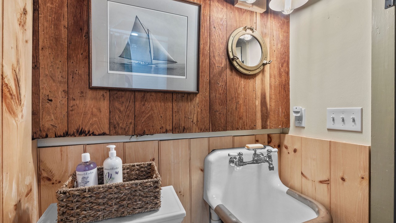 Photo of Bathroom in Clinton