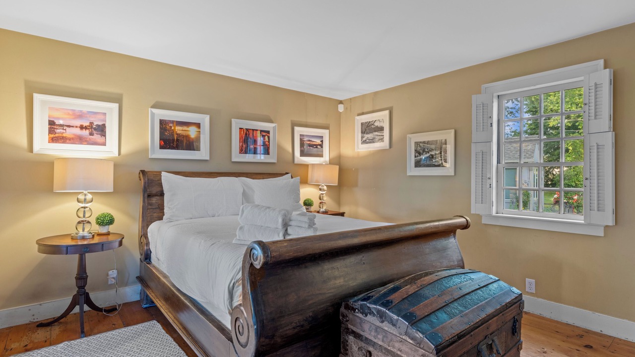 Photo of Bedroom in Clinton