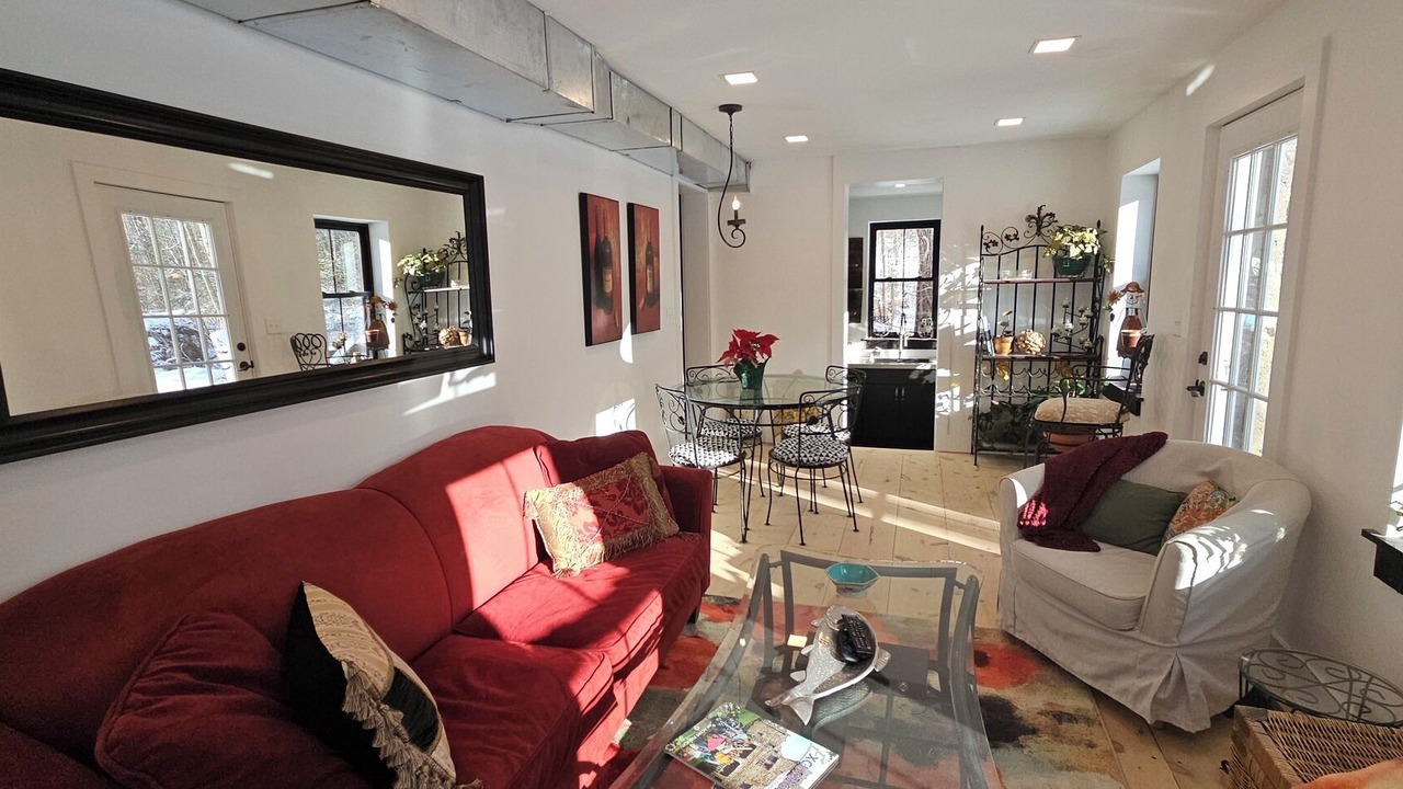 Photo of Livingroom in Clinton