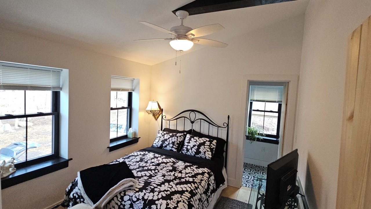 Photo of Bedroom in Clinton