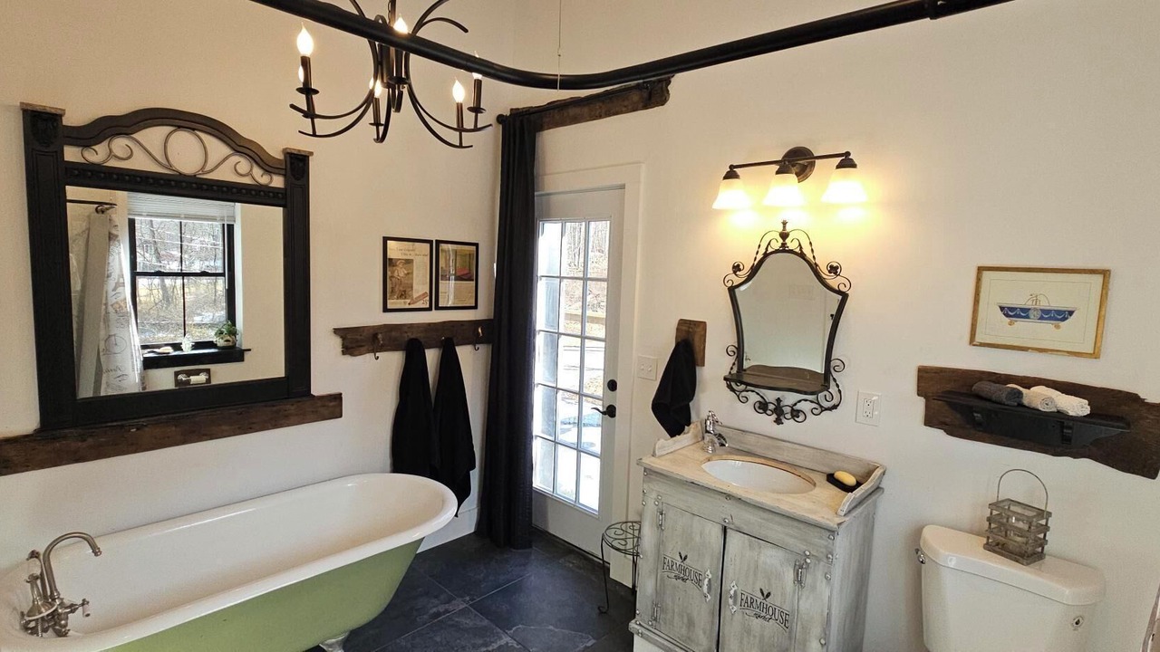 Photo of Bathroom in Clinton