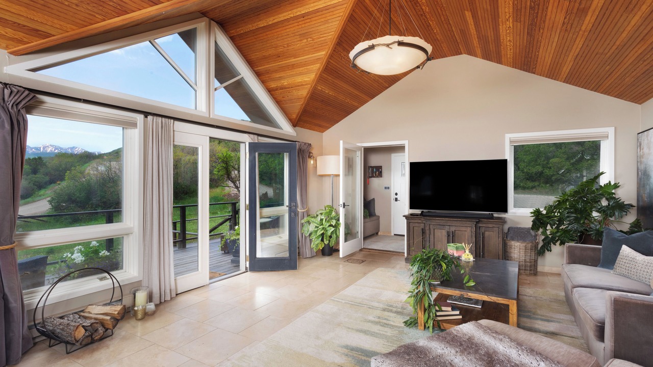 Photo of Livingroom in Brush Creek Village