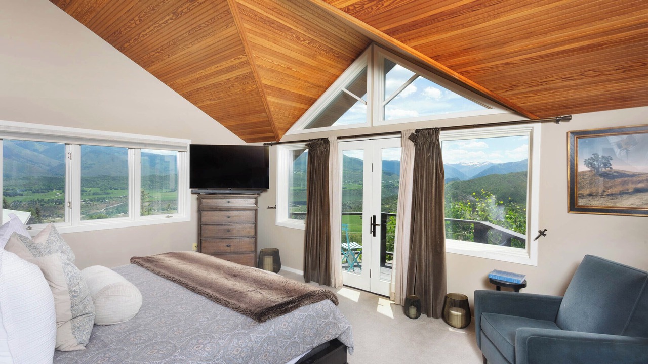 Photo of Bedroom in Brush Creek Village