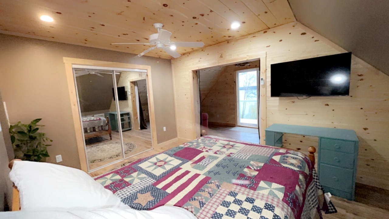 Photo of Bedroom in Crown Point