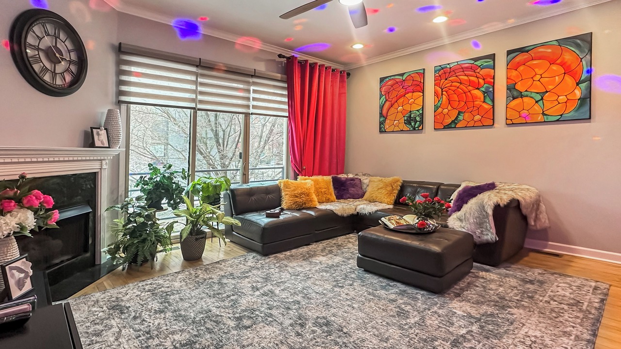 Photo of Livingroom in West Town