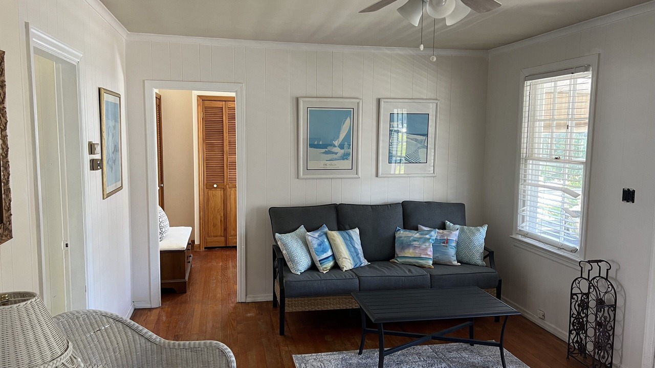 Photo of Livingroom in Jamesport