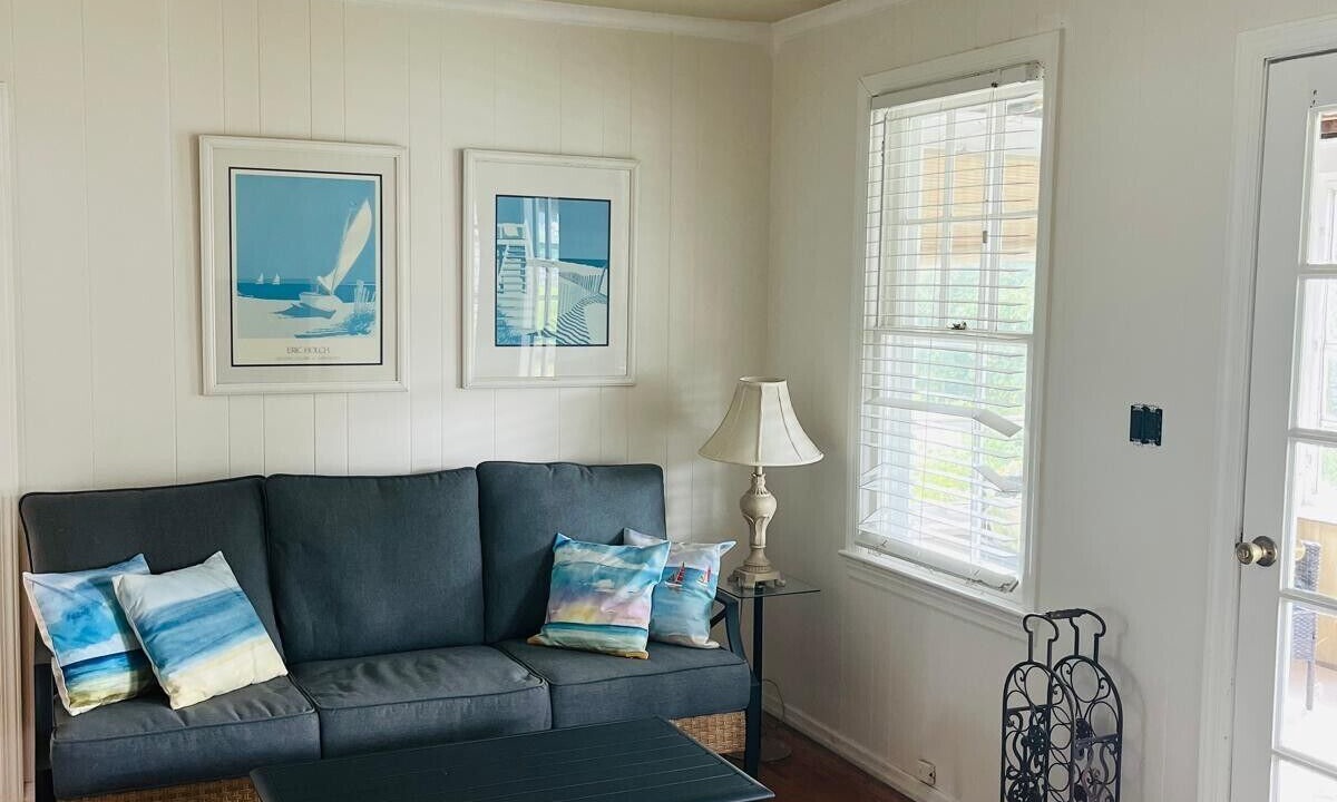 Photo of Livingroom in Jamesport