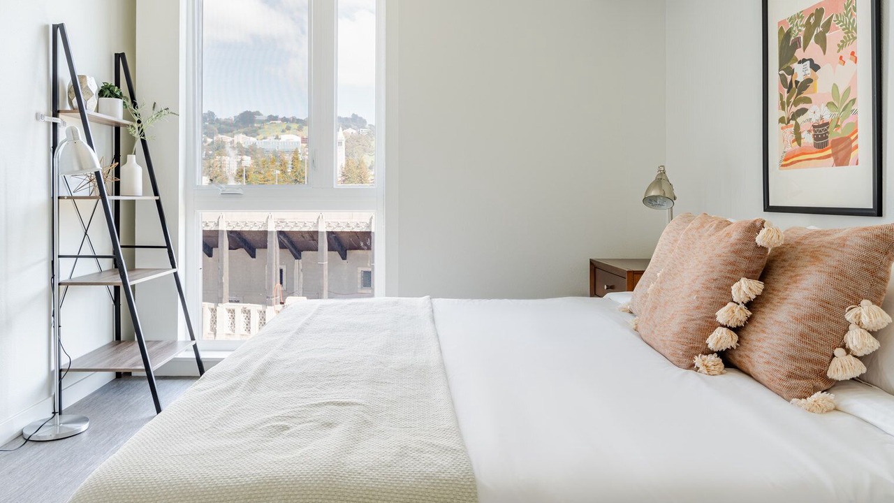 Photo of Bedroom in Downtown Berkeley