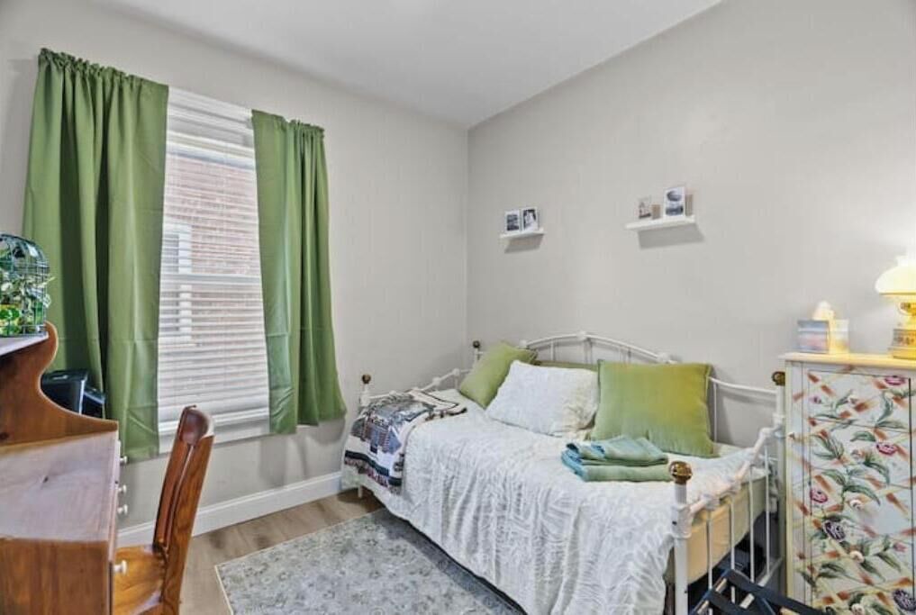 Photo of Bedroom in Southwest Garden