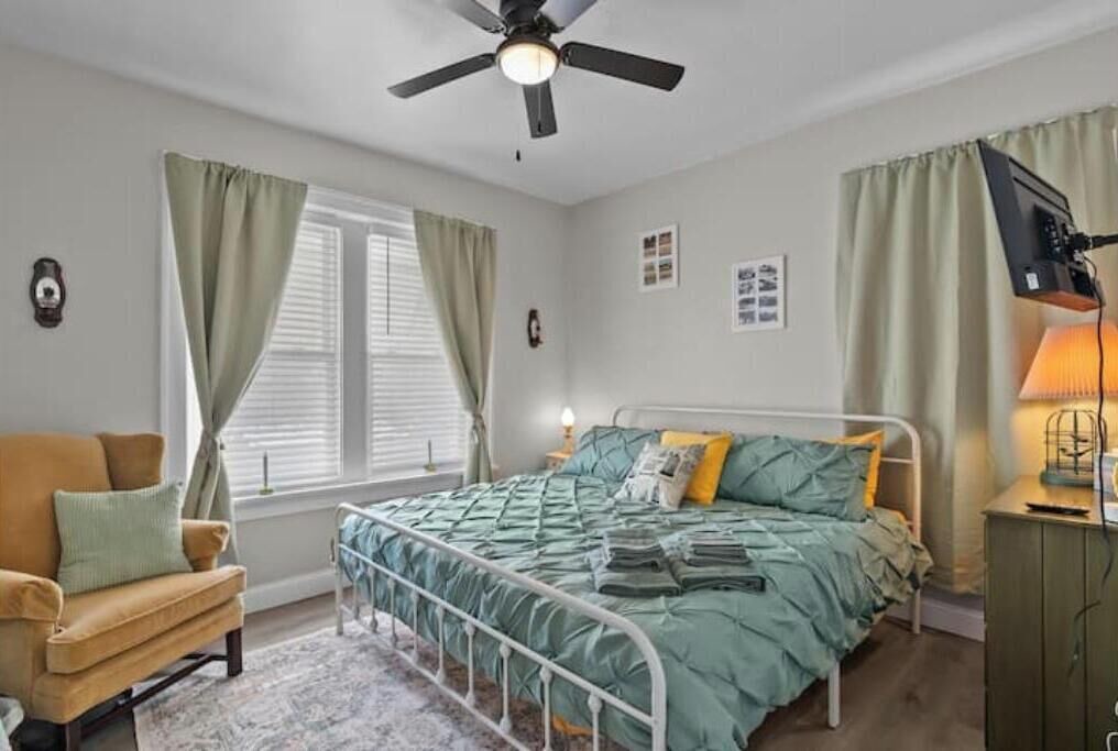 Photo of Bedroom in Southwest Garden