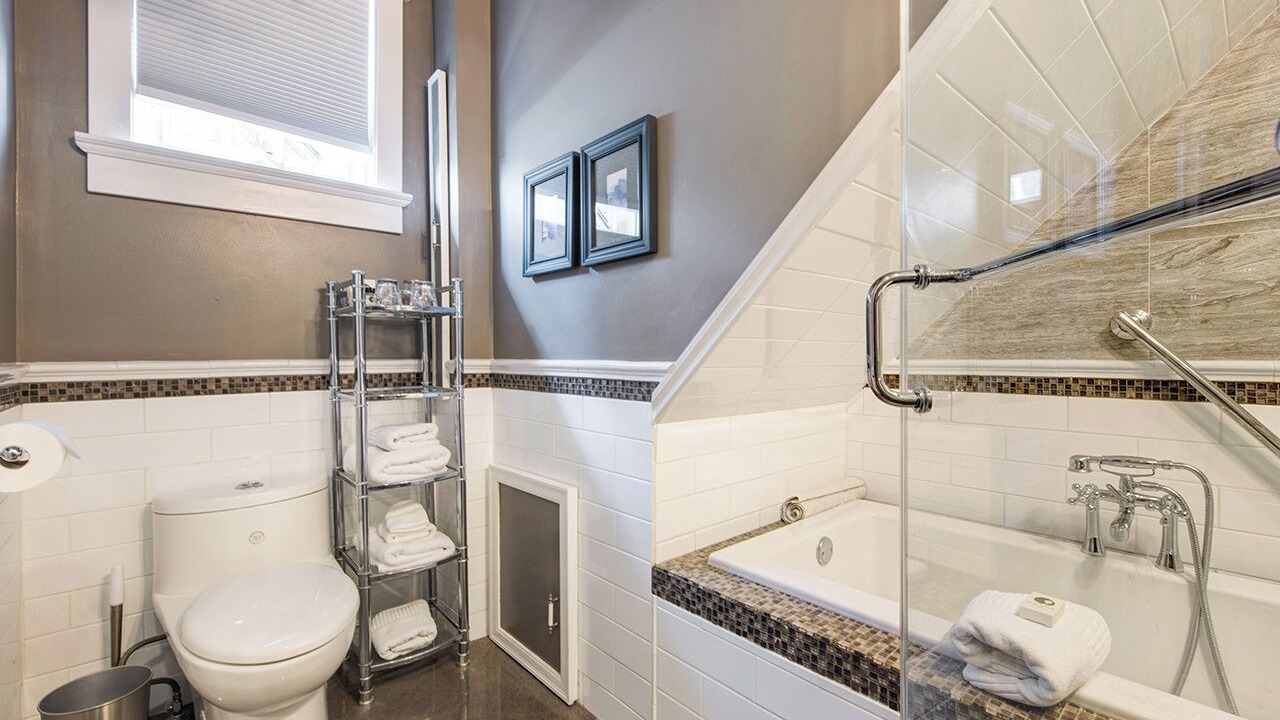 Photo of Bathroom in Grandview-Woodland