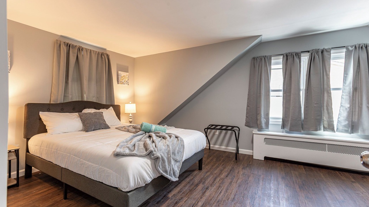Photo of Bedroom in Center