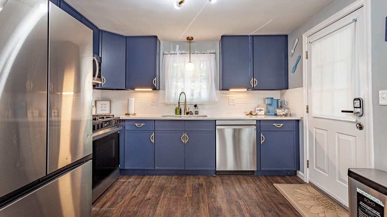 Photo of Kitchen in Center
