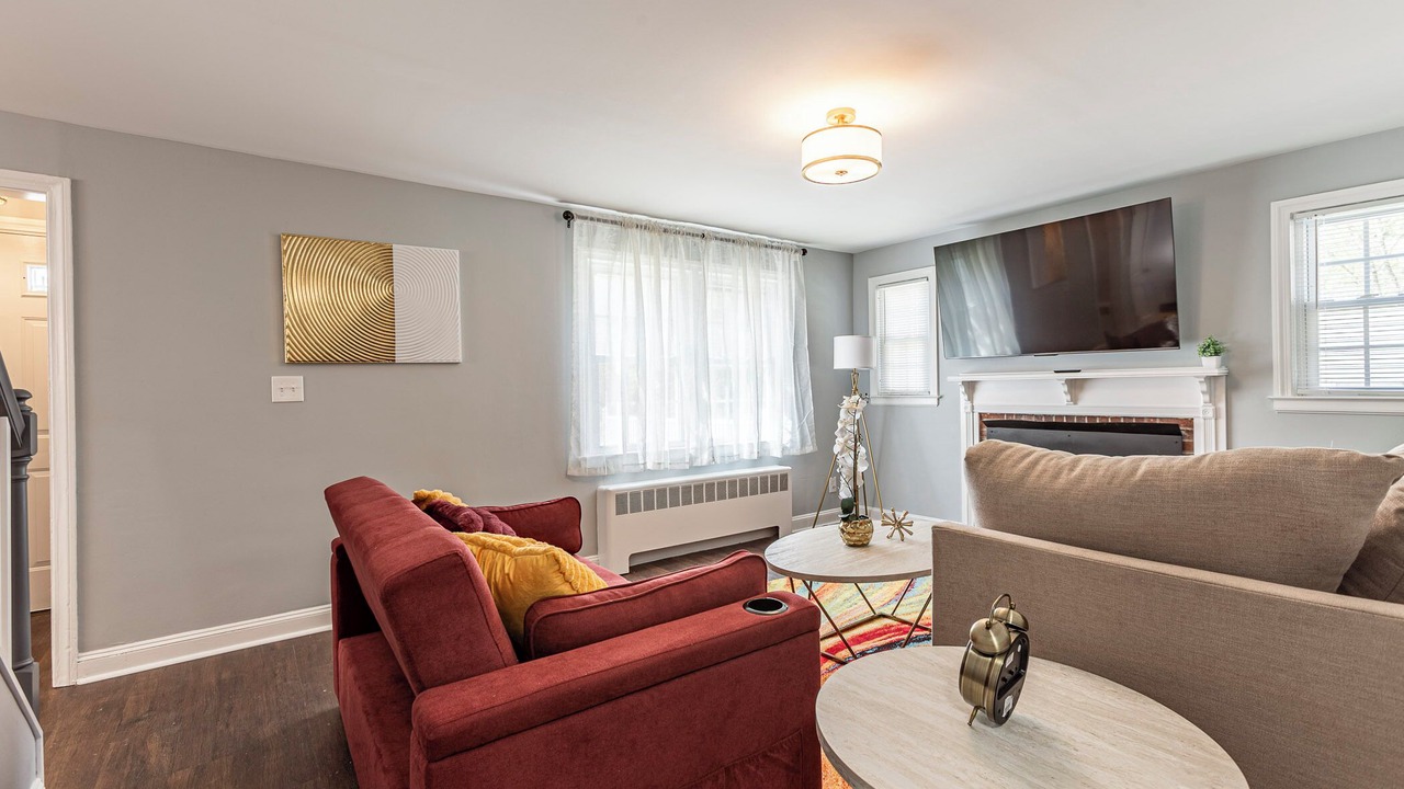 Photo of Livingroom in Center