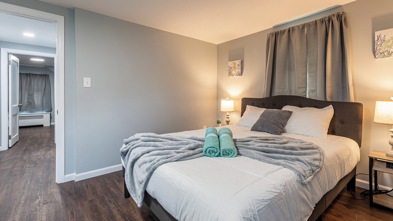 Photo of Bedroom in Center