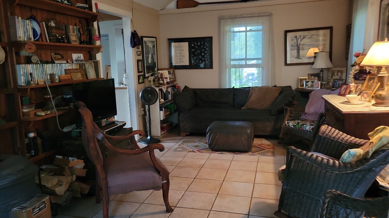 Photo of Livingroom in East Haddam