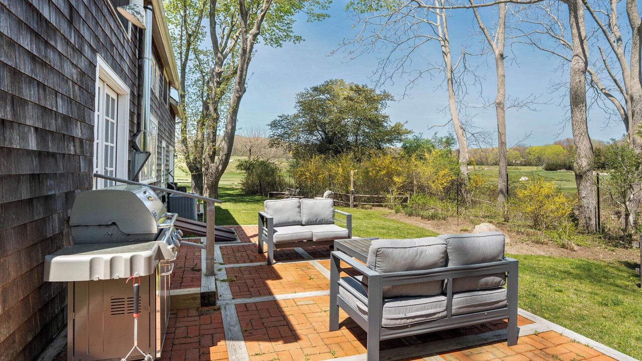 Photo of Patio Balcony in Amagansett North