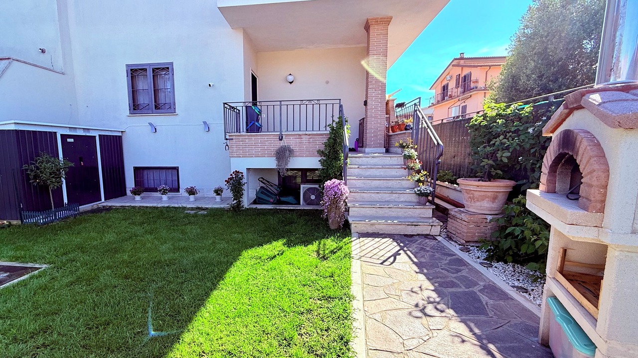 Photo of Outdoor in Zona XXXII Acilia Nord