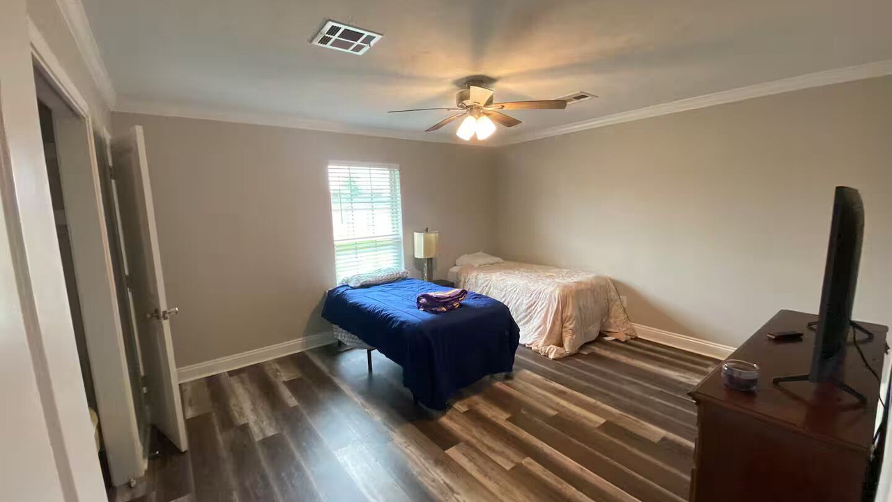 Photo of Bedroom in Sulphur