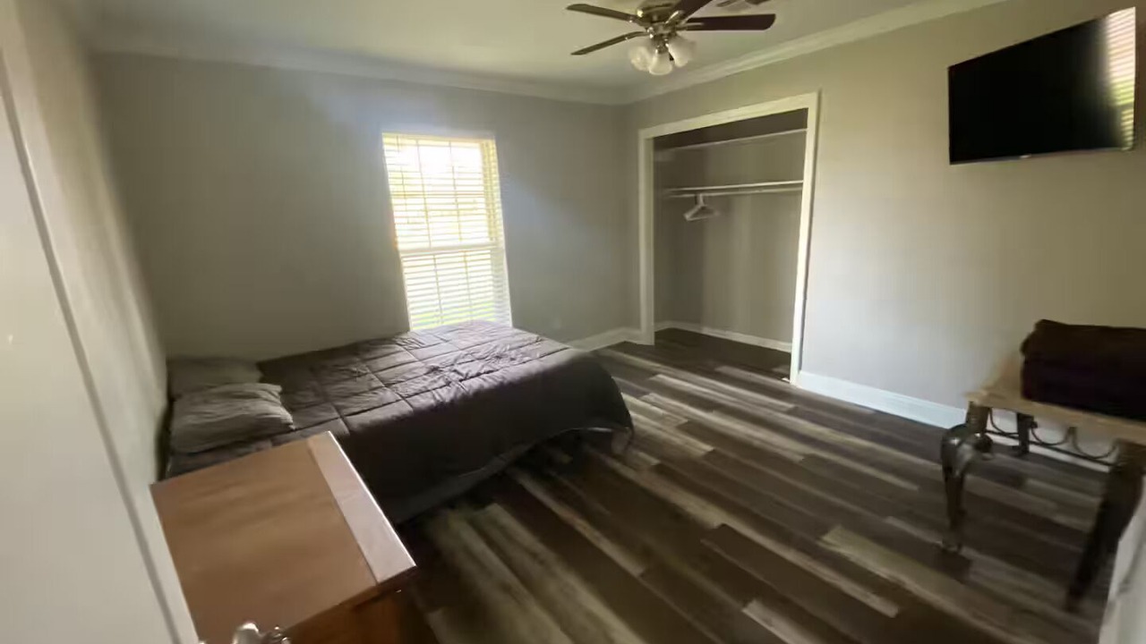 Photo of Bedroom in Sulphur