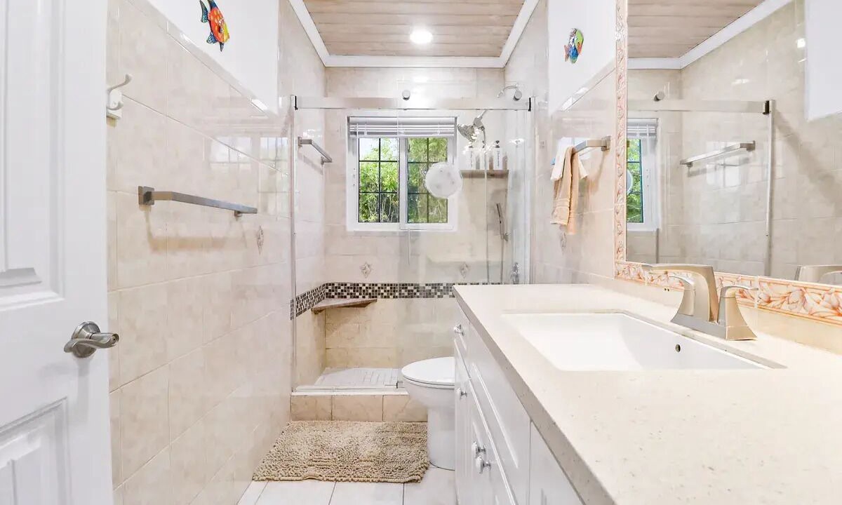 Photo of Bathroom in North Palmetto Point