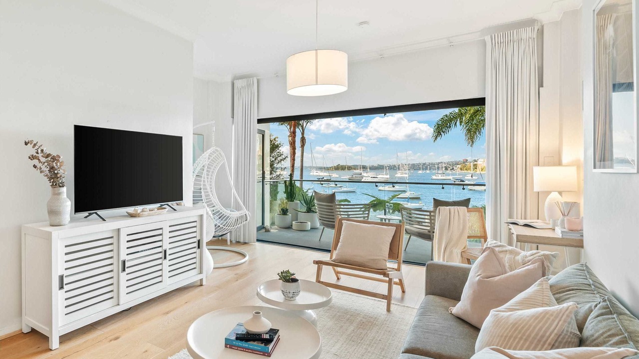 Photo of Livingroom in Elizabeth Bay