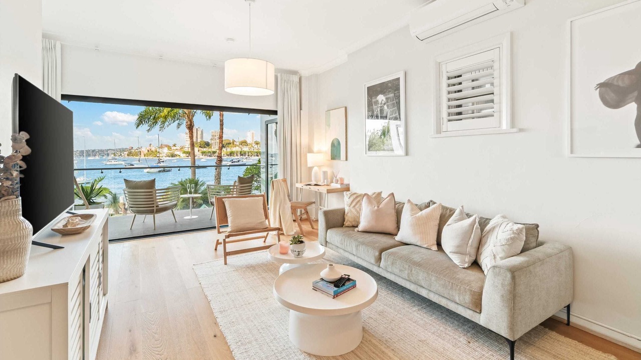 Photo of Livingroom in Elizabeth Bay