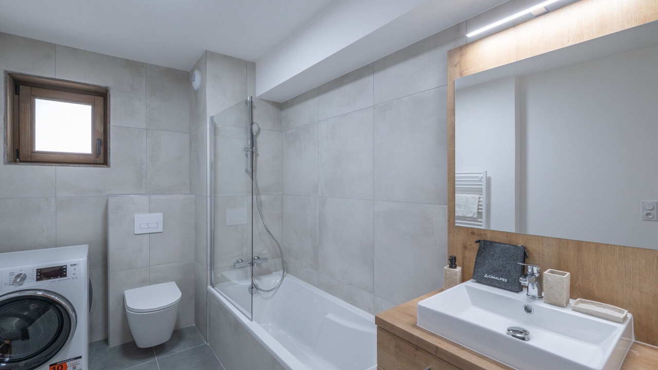 Photo of Bathroom in Eclose-Est