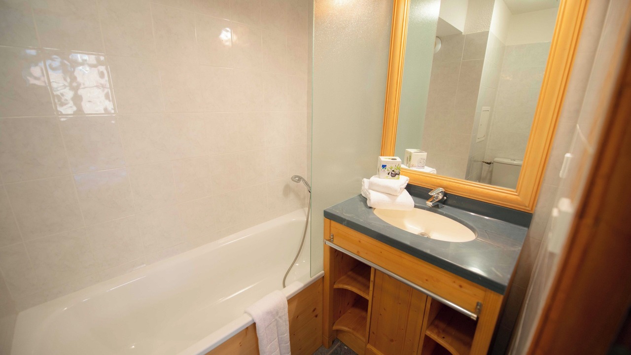 Photo of Bathroom in Oz