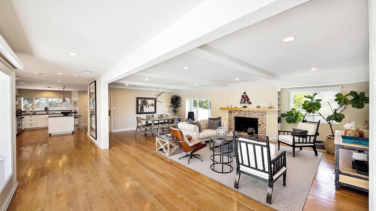 Photo of Livingroom in Beverly Hills