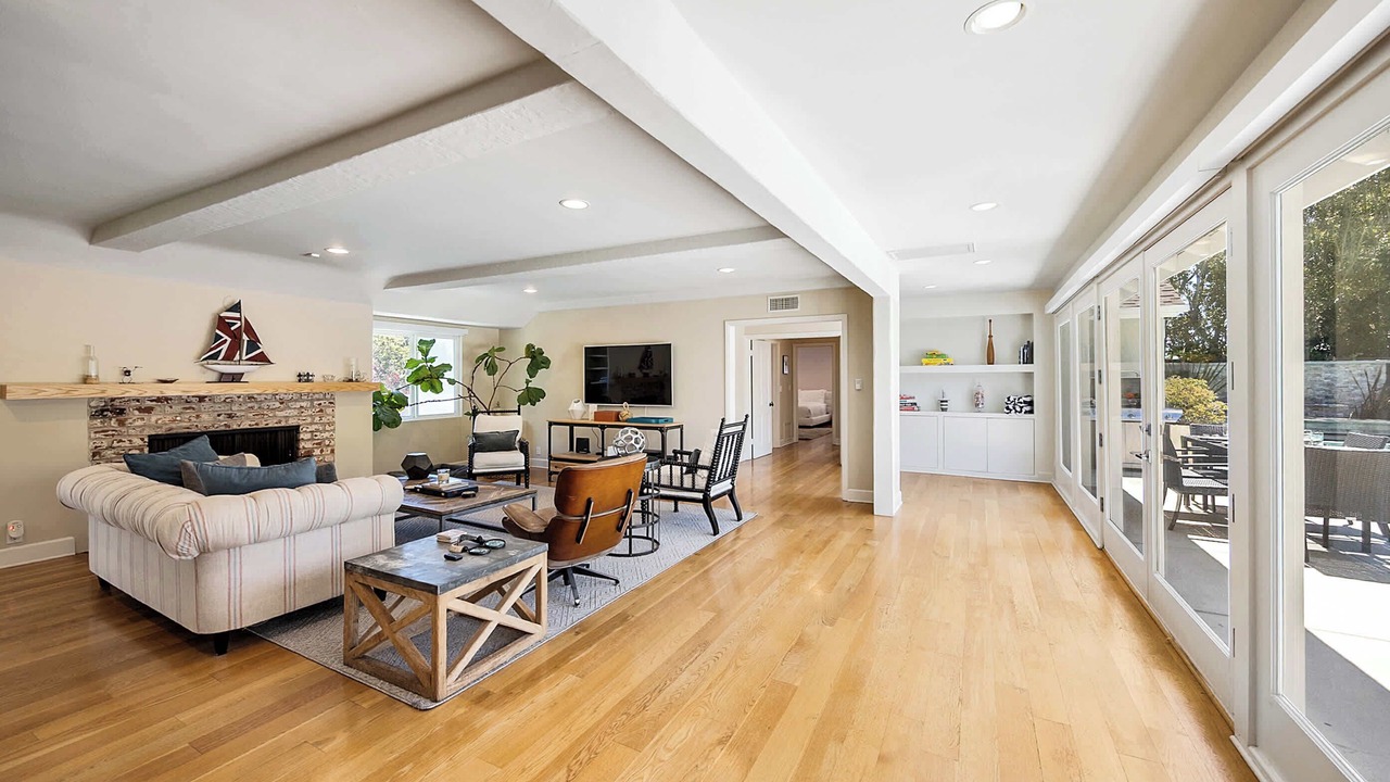 Photo of Livingroom in Beverly Hills