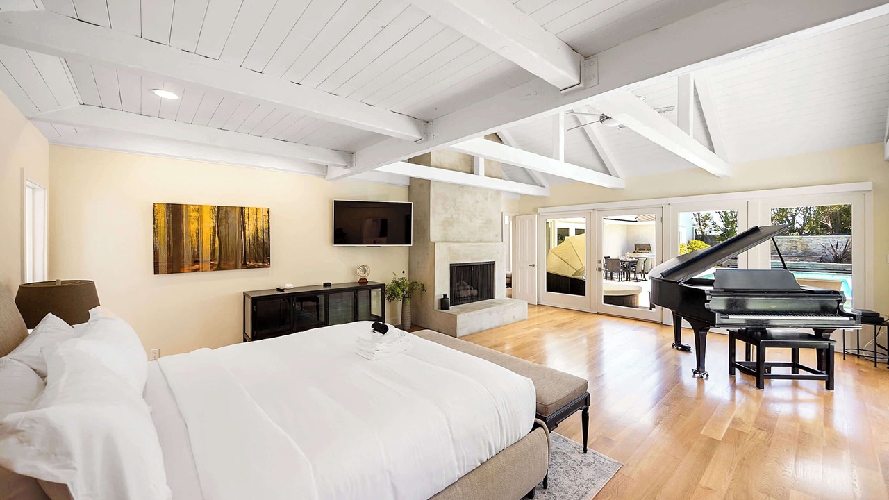 Photo of Bedroom in Beverly Hills