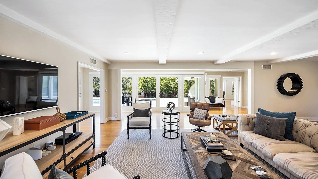 Photo of Livingroom in Beverly Hills
