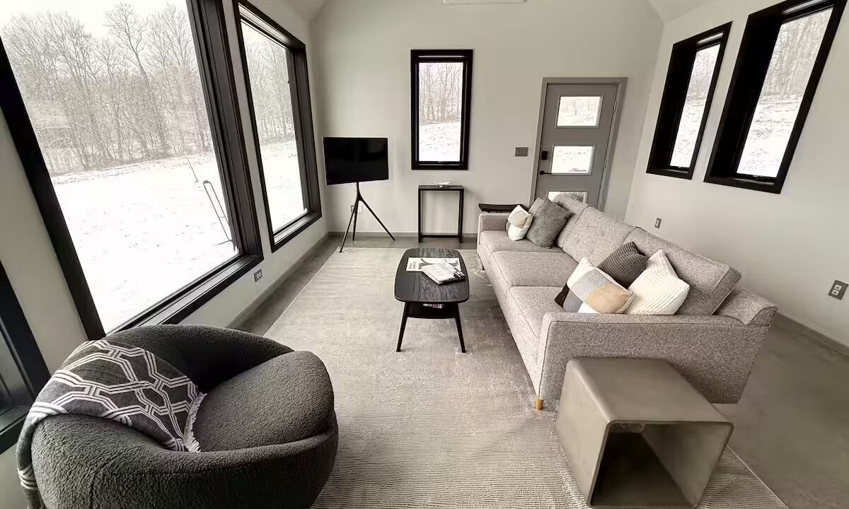 Photo of Livingroom in Jeffersonville
