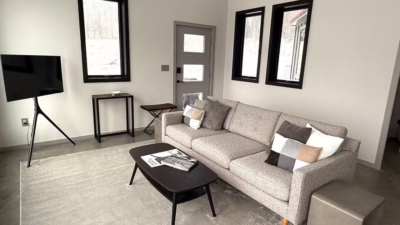 Photo of Livingroom in Jeffersonville