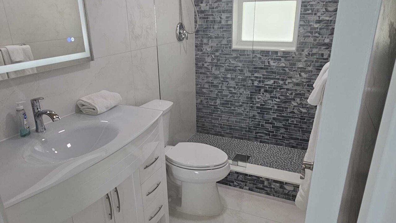 Photo of Bathroom in Port Royal