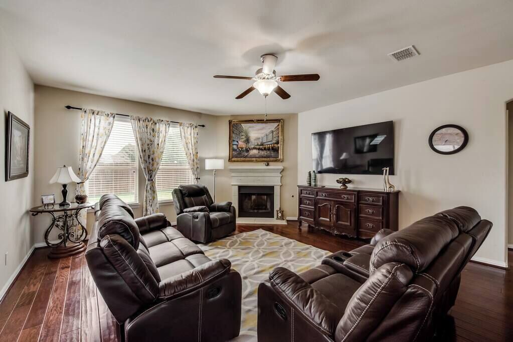 Photo of Livingroom in Keller