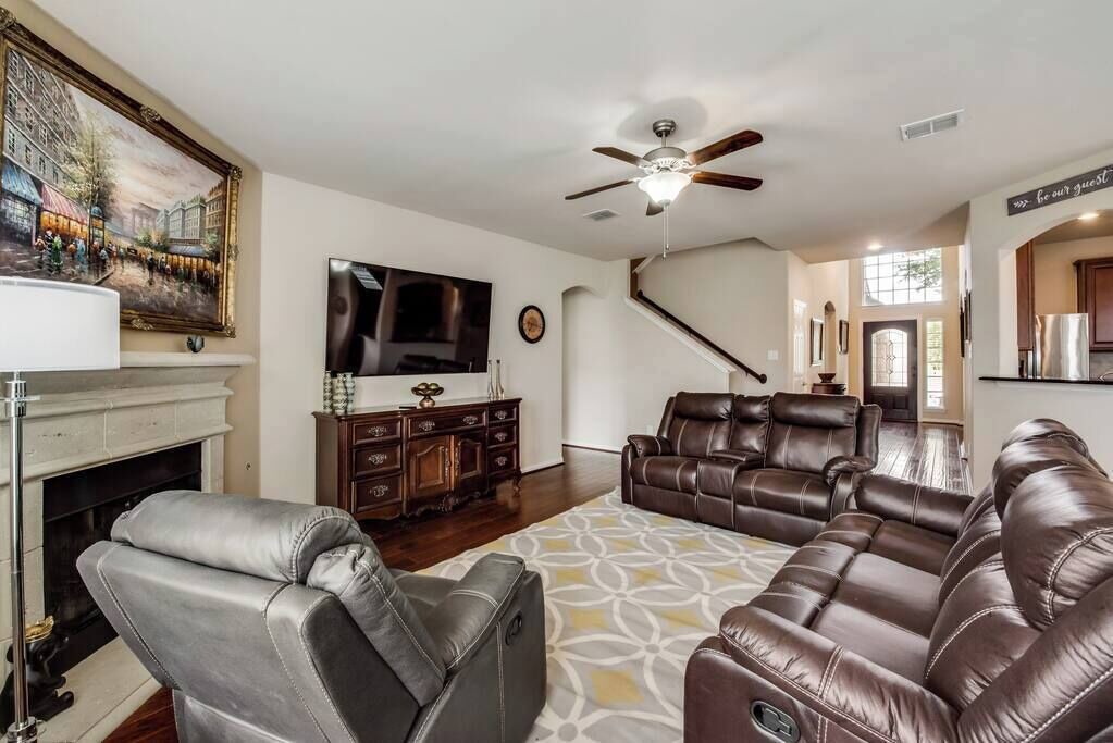Photo of Livingroom in Keller