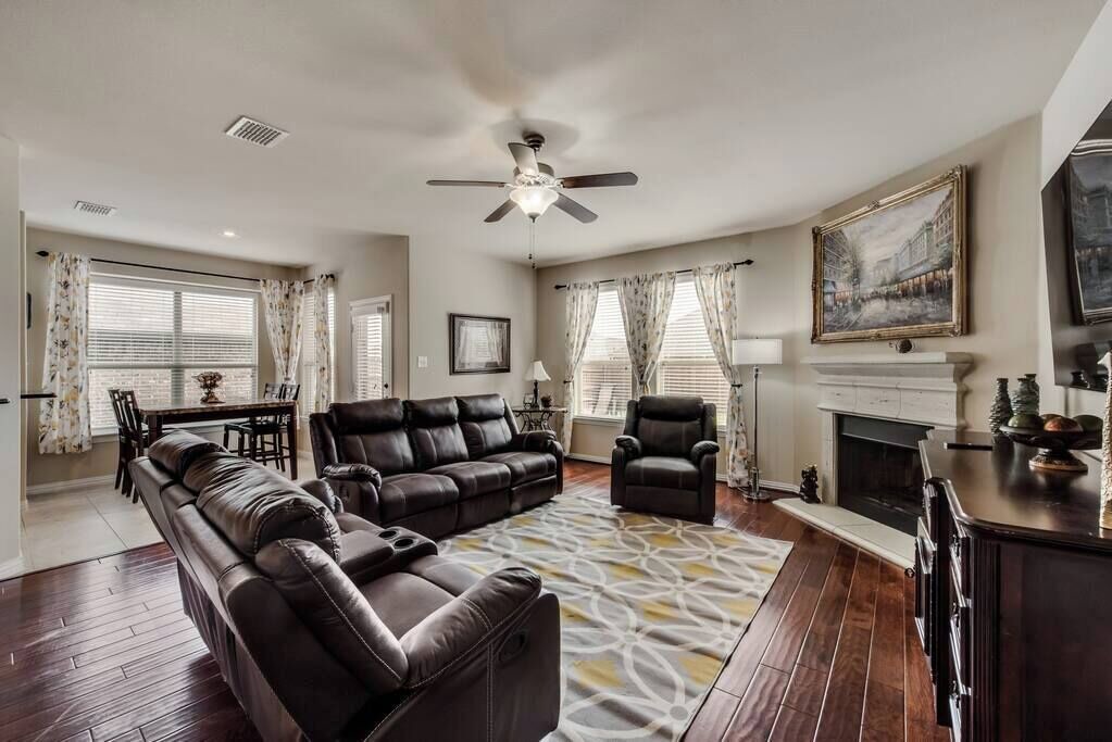 Photo of Livingroom in Keller