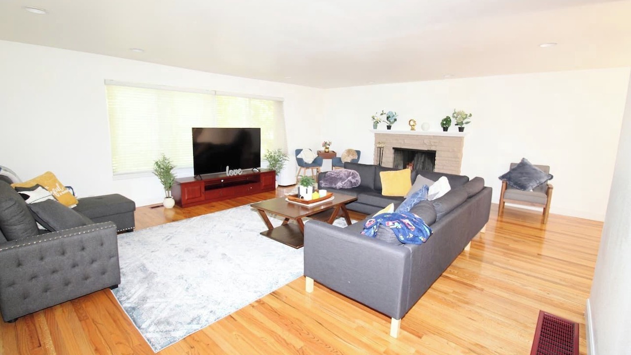 Photo of Livingroom in Mercer Island