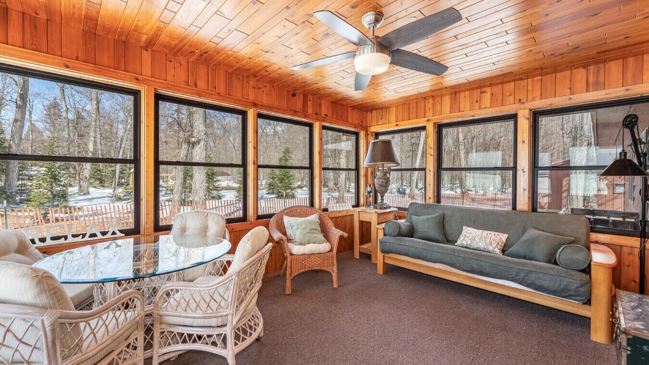 Photo of Livingroom in Land O Lakes
