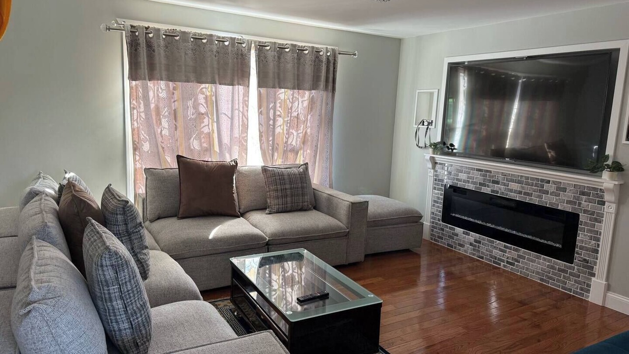 Photo of Livingroom in Montville