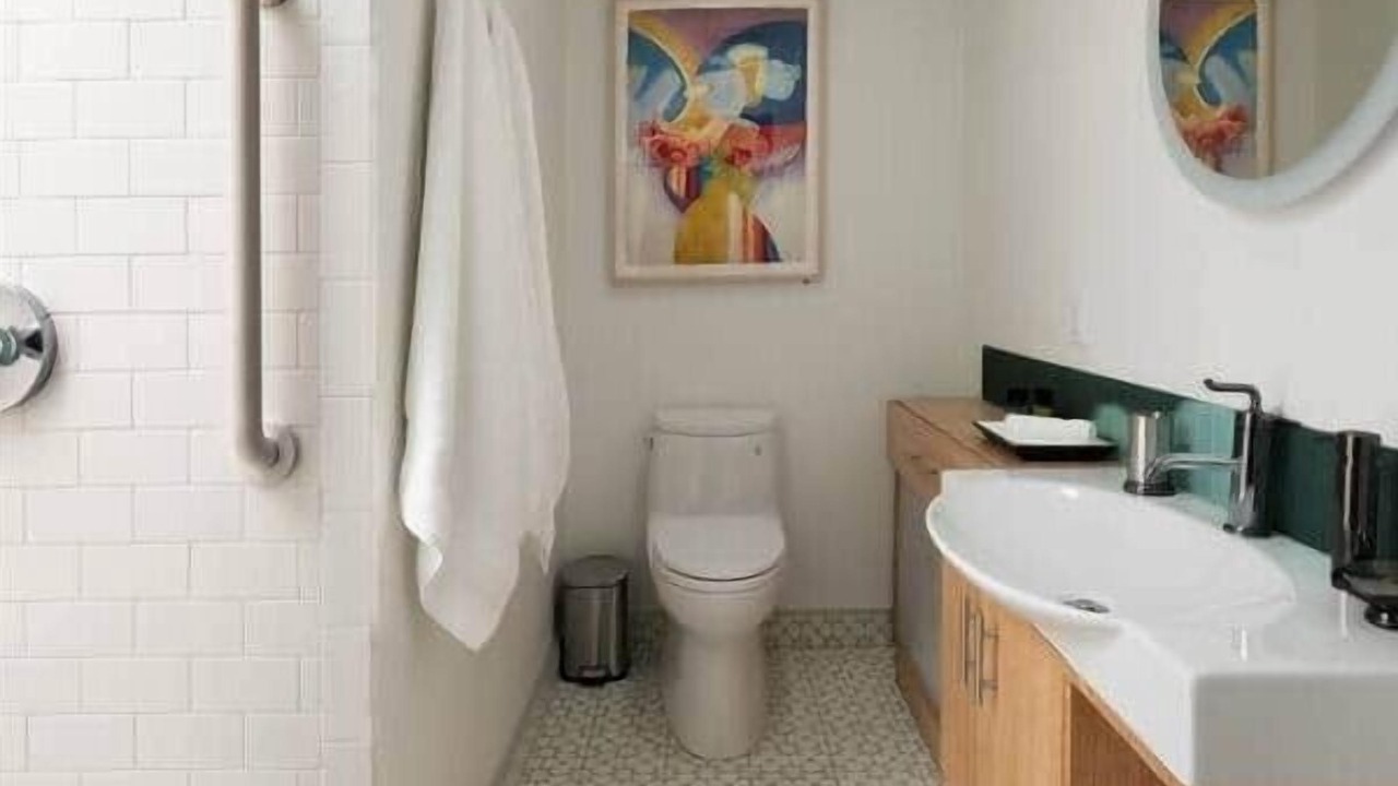 Photo of Bathroom in Mar Vista