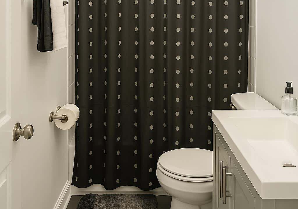 Photo of Bathroom in Ravenswood