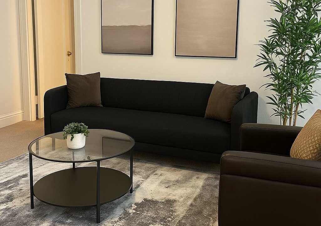 Photo of Livingroom in East Hyde Park