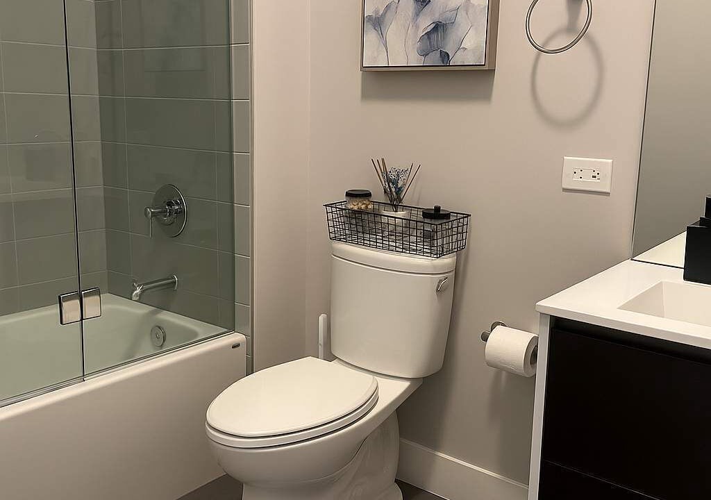 Photo of Bathroom in River North